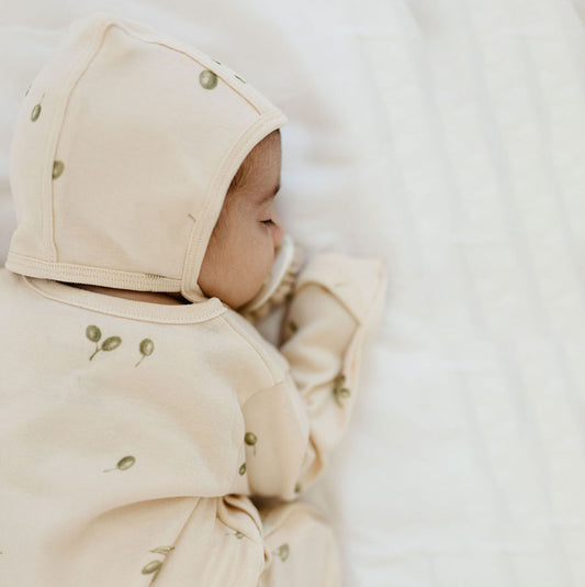 Newborn bonnet olives