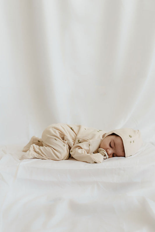 Newborn bonnet olives