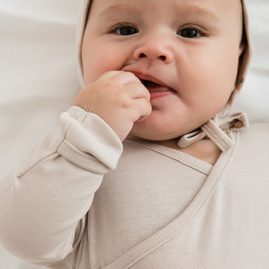 Newborn body long sleeves iced latte