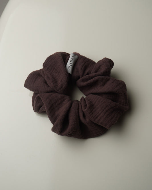 muslin scrunchie choc