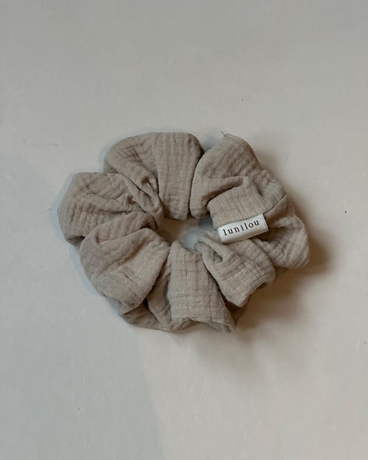 muslin scrunchie olive