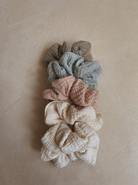 Muslin hair scrunchie maple sugar