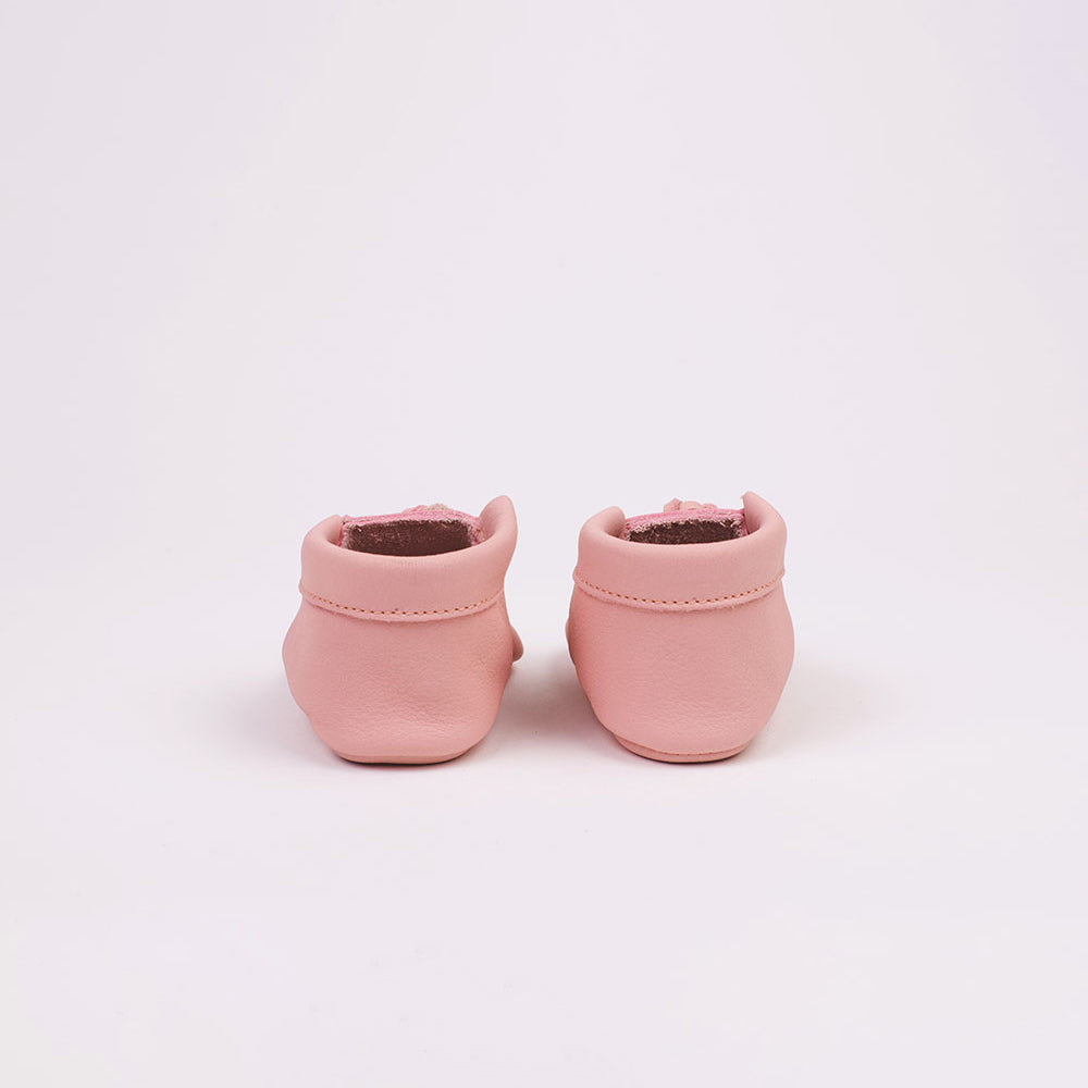 Moccs Indy: Her Majesty