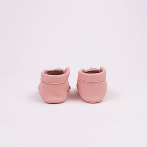 Moccs Indy: Her Majesty