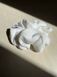 French terry scrunchie off white