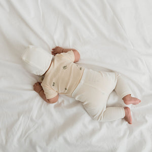 Newborn tights off white